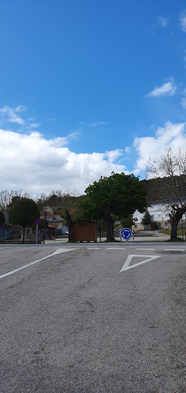 De Rúa Pena Trevinca 42, Ourense a Praza do Toural 12B, Vilar de Barrio