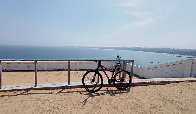 Foto 2 der Bikemap-Route "De Córdova 1154, Pueblo Libre a Cima del Morro Solar, Chorrillos"