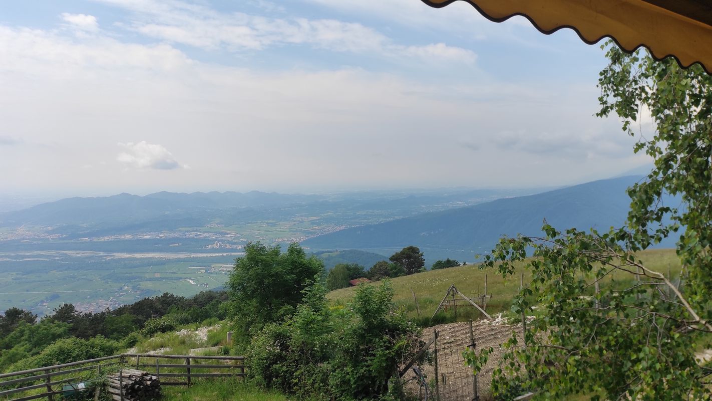 Da Piazzetta Poitiers 8, Valdobbiadene a Via Visignano D'Istria 1, Valdobbiadene