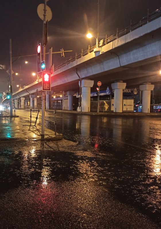 От Литовский бульвар 7, Москва до Новоясеневский проспект 22 корпус 3, Москва