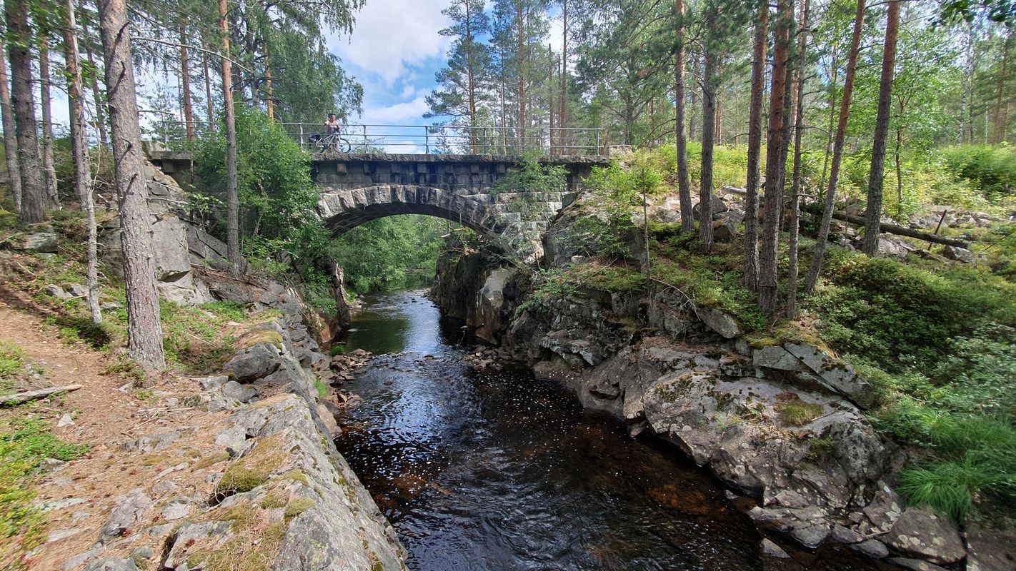 Treungen to Åmli