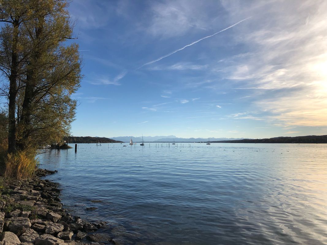 Pasing-Obermenzing, München nach Starnberg und zurück entlang der Würm mit Aussichtspunkt auf den Starnberger See und die Alpen