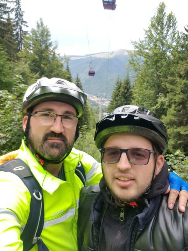 Sinaia centru. -Telecabina Cota 1400 -coborare sosea și pădure