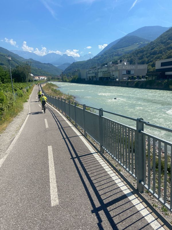 Via di mezzo ai Piani 21, Bolzano a Via dell'Abetone e del Brennero 23, Fortezza