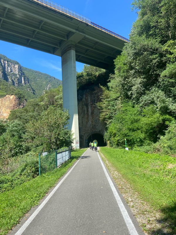 Via di mezzo ai Piani 21, Bolzano a Via dell'Abetone e del Brennero 23, Fortezza