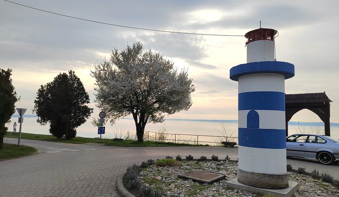 Foto 1 der Bikemap-Route "Béke tér 5-7, Székesfehérvár - Indóház utca 12, Siófok"