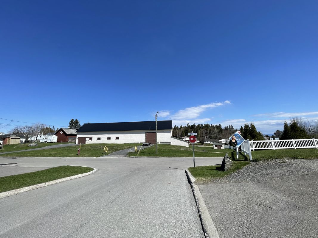 4184 Boul Harvey, Saguenay à 4208 Boul Harvey, Saguenay