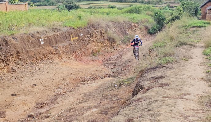 Photo 2 of the Bikemap route "pedro manakavaly betsizaraina bypass"