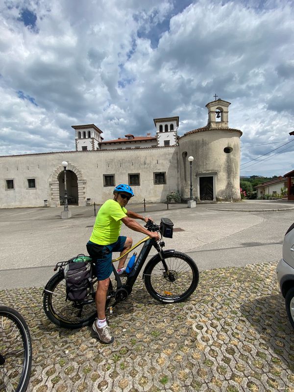 peccato che non si è registrato tutto il percorso che sono km70 e con salita di 1000 m  il (BRDA)