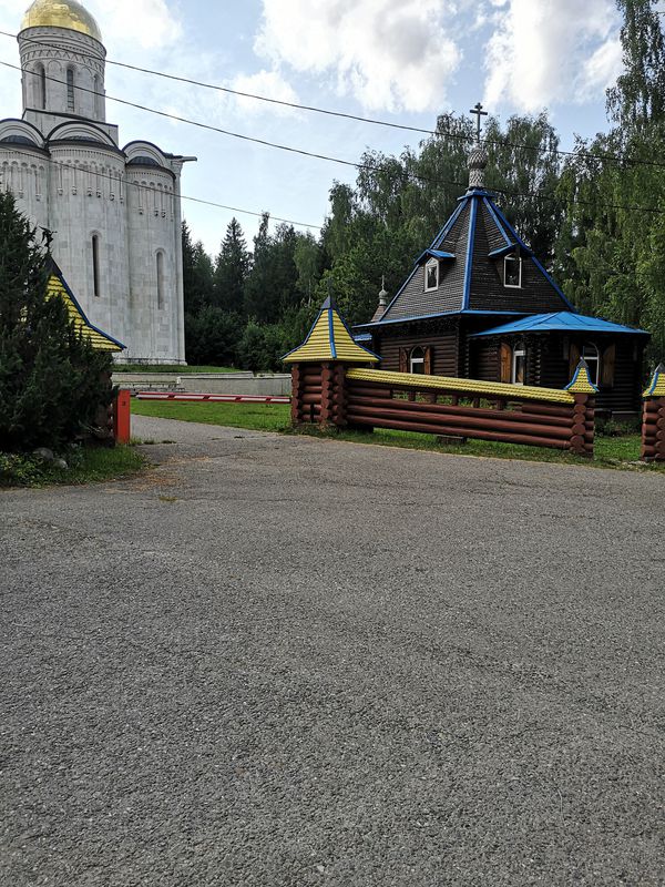 От храма Лызлово- Колюбакино