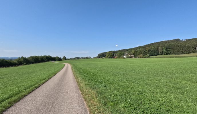 Foto 1 der Bikemap-Route "Rund um den Attersee und Buchberg.  🚴‍♂️🚴"