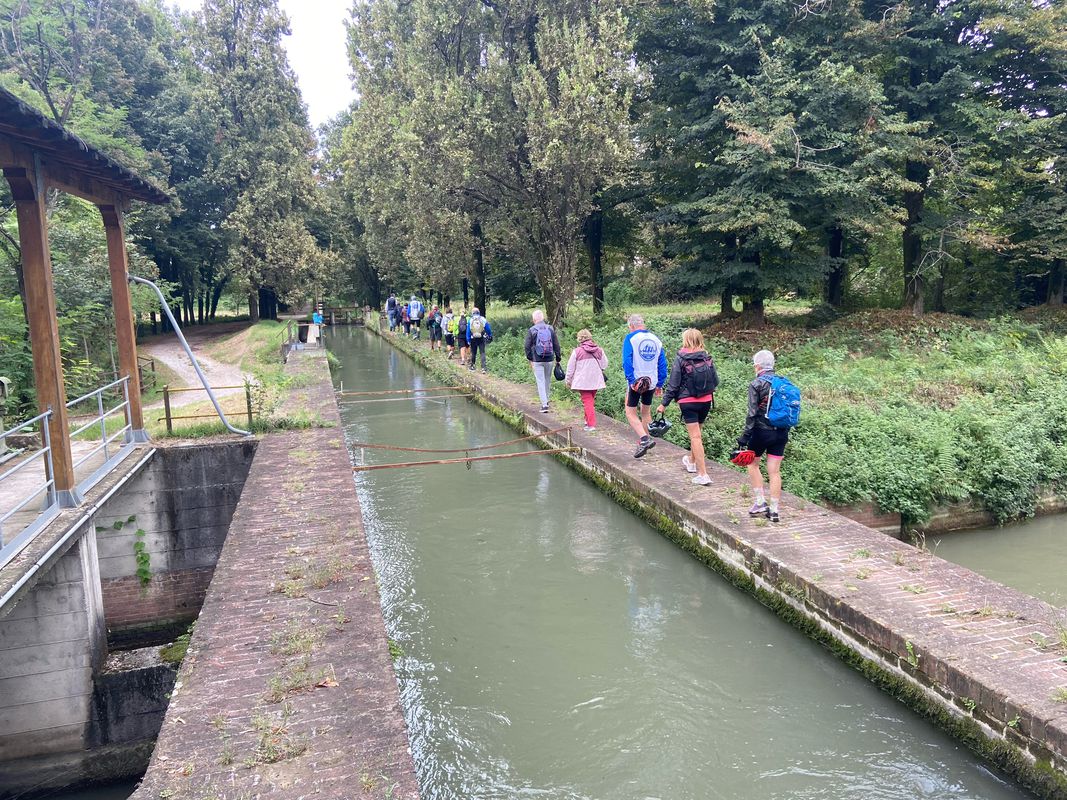 Via Leonida Bissolati 74, Casalbuttano ed Uniti a Via Leonida Bissolati 76, Casalbuttano ed Uniti