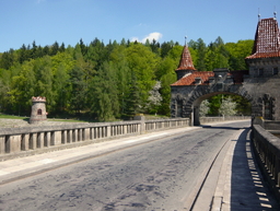 Hebe Bild 4 entlang der Bikemap-Route "Okruh Čermná,Les Království,Kocléřov,Dolce" hervor