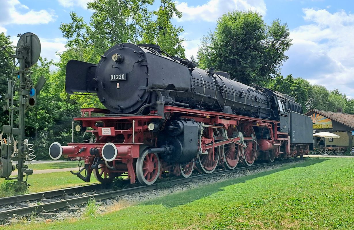 H 16 Weißenburg - Fossa Karolinga - Altmühlradweg bis Bf Eichstätt-Stadt