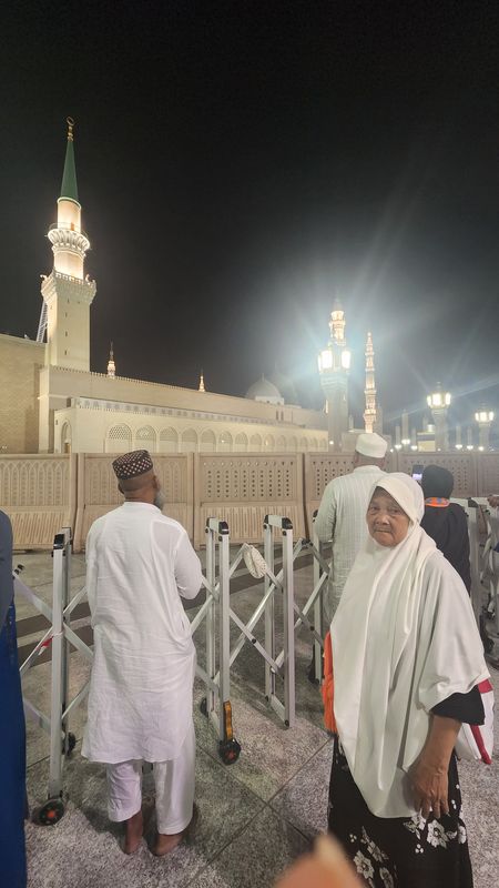 Abu Ayyub Al-Ansari to أبو أيوب الأنصاري