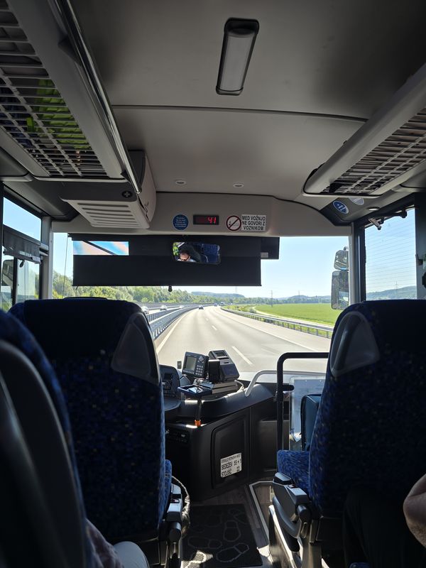 Meljska cesta to Ulica heroja Lacka