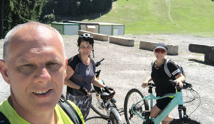 Foto 1 der Bikemap-Route "Senická cesta, Podkonice, Moštenica, Šachticky do Senická cesta 38" Foto 1 der Bikemap-Route "Senická cesta, Podkonice, Moštenica, Šachticky do Senická cesta 38"