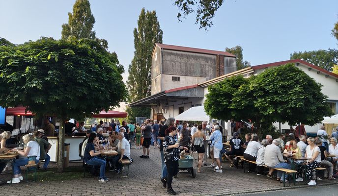 Foto 1 del percorso Bikemap "ADFC Kinotour Open Air Vollbüttel 2025 (3🚲 - C.R.)" Foto 1 del percorso Bikemap "ADFC Kinotour Open Air Vollbüttel 2025 (3🚲 - C.R.)"