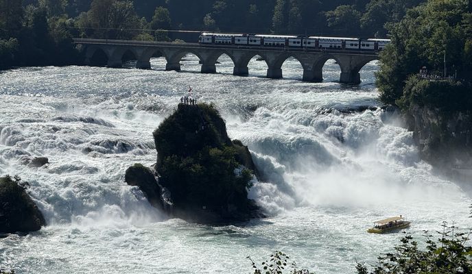 Photo 2 of the Bikemap route "Bahnhofstrasse, Schaffhausen to Nohlstrasse, Neuhausen am Rheinfall"