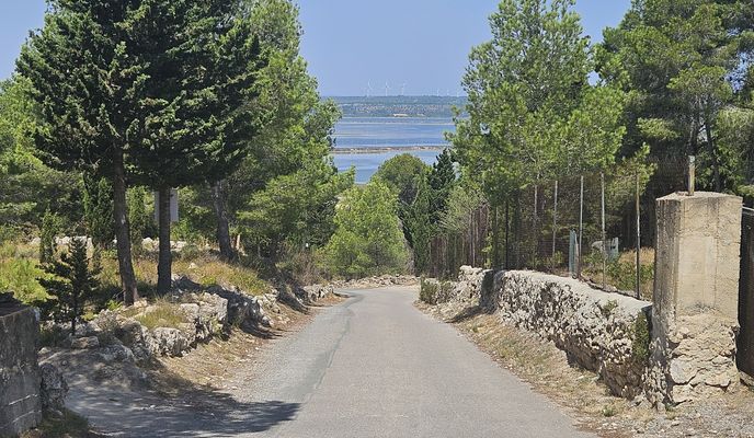 Foto 1 der Bikemap-Route "Leucate Cave Cooperative nach Place Claude Debussy"