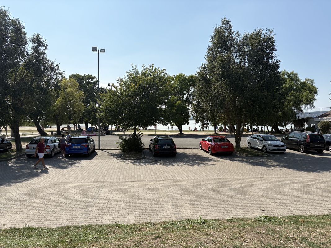 Radnóti utca, Velence - Radnóti utca, Velence