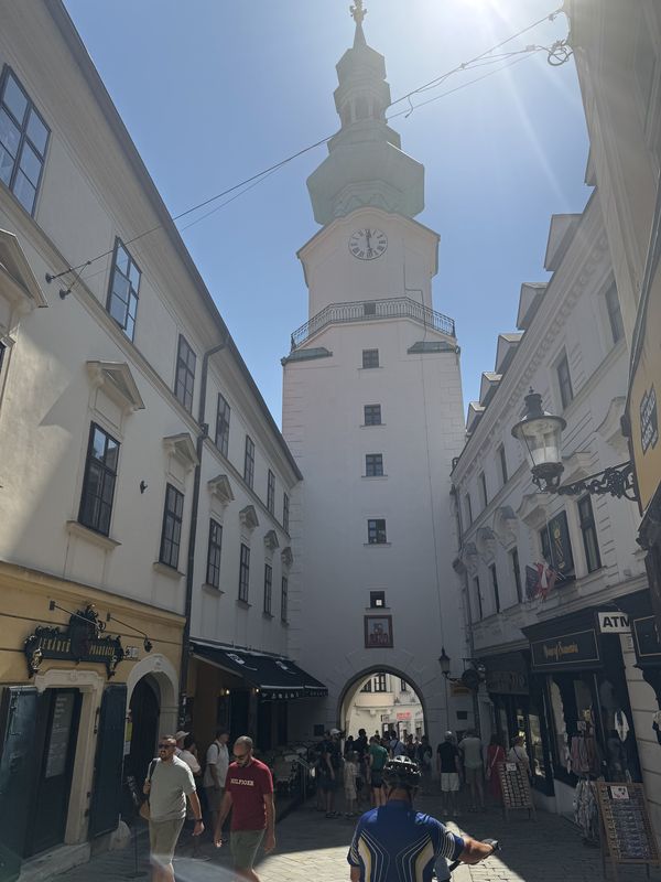 Tündérfátyol utca, Mosonmagyaróvár - Albert Kázmér utca, Mosonmagyaróvár