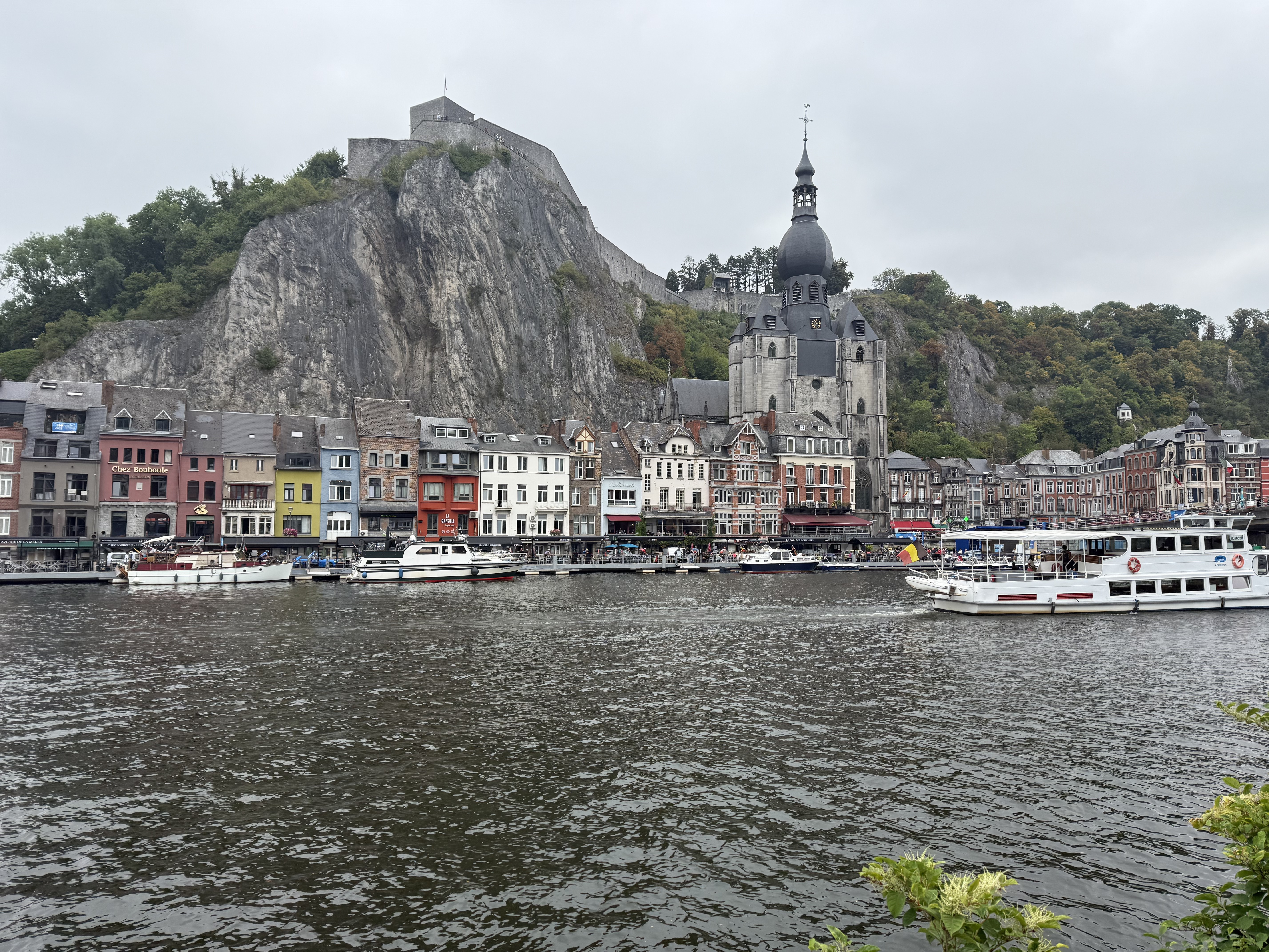 Givet nach Namur