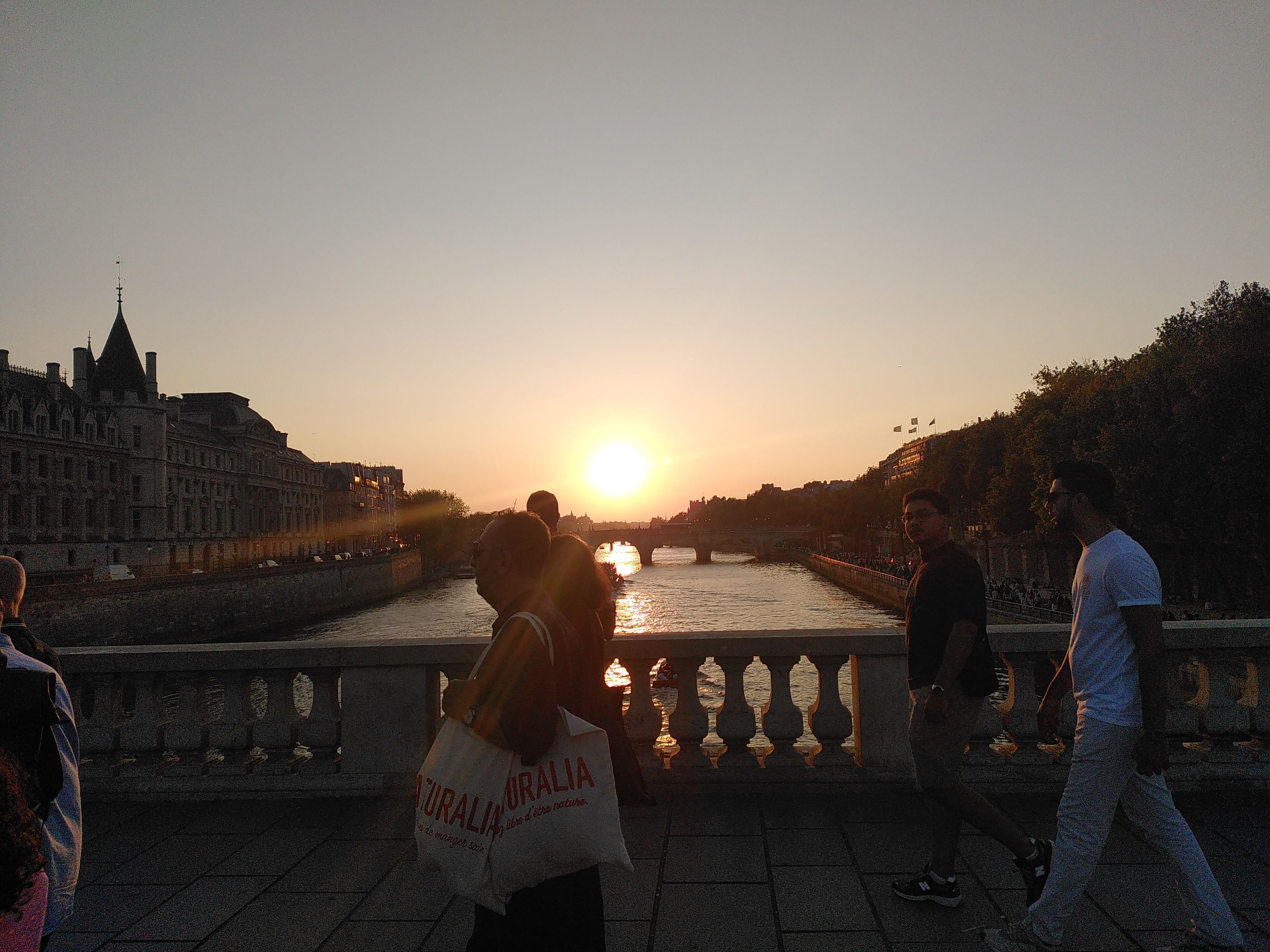 Moret-Loing, Paris