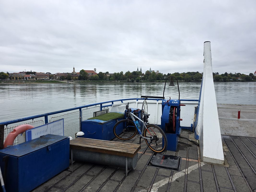 Vác Budapest közötti Duna két partján