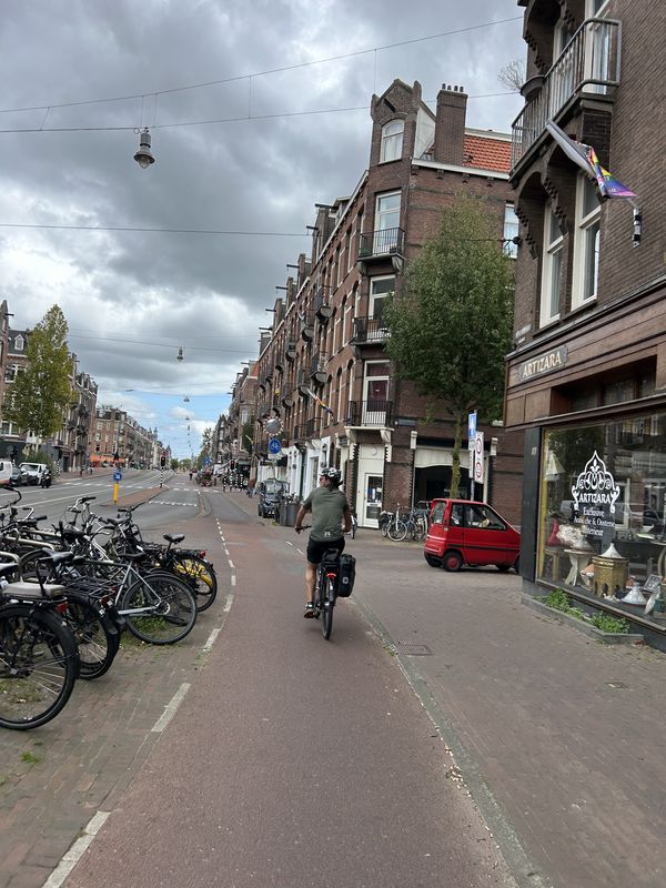 Gevers Deynootweg, La Haya a Leidsekade, Ámsterdam