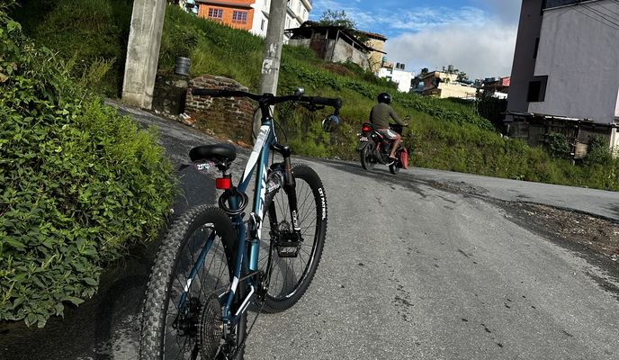 Photo 1 of the Bikemap route "veenas-greenland-samakhushi-ranibari-panipokhari-maharajgunj-bansbari-golfutar-chandeswori-tokha-veenas"