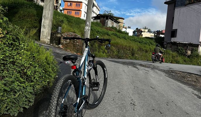 Photo 2 of the Bikemap route "veenas-greenland-samakhushi-ranibari-panipokhari-maharajgunj-bansbari-golfutar-chandeswori-tokha-veenas"