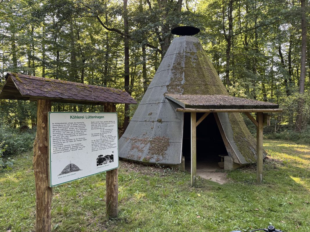 Strelitzer Straße, Feldberger Seenlandschaft nach Strelitzer Straße, Feldberger Seenlandschaft