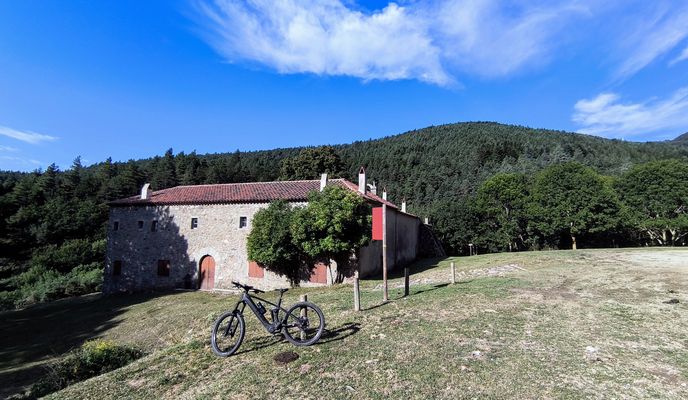 Photo 2 de l’itinéraire Bikemap « 17 Maçanet-de-Cabrenys SANTUARI-DE-LES-SALINES Colls de les Cordes, Gàbia, Lli La-Vajol Sant-Esteve-del-Llop La-Central »