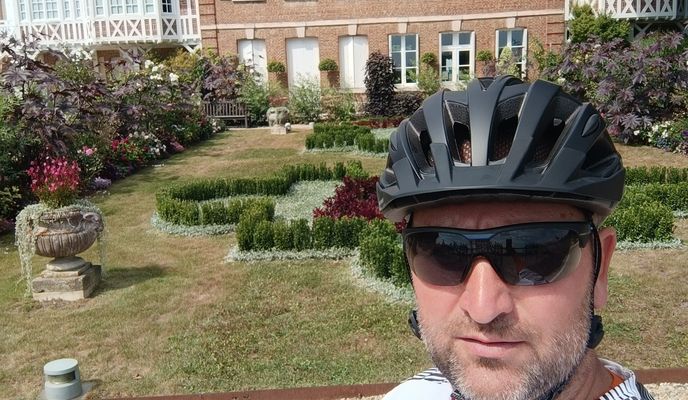 Foto 1 del percorso Bikemap "От Rue Ernest Binet до Rue de la République"