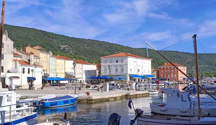 Foto 2 der Bikemap-Route "Trg Svetog Frane nach Trg Svetog Frane" Foto 2 der Bikemap-Route "Trg Svetog Frane nach Trg Svetog Frane"