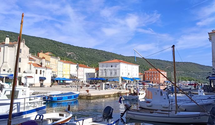 Foto 1 der Bikemap-Route "Trg Svetog Frane nach Trg Svetog Frane" Foto 1 der Bikemap-Route "Trg Svetog Frane nach Trg Svetog Frane"