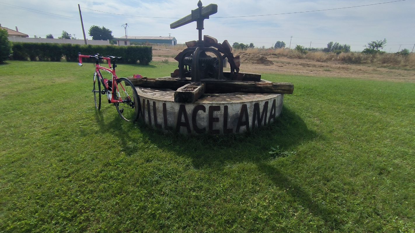 69 km. Pobladura, Le贸n, Mansilla, Palanquinos, Pobladura.