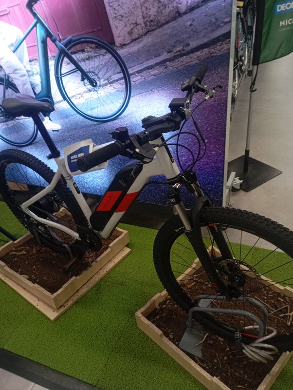 Tour du Mont BORON par la moyenne corniche