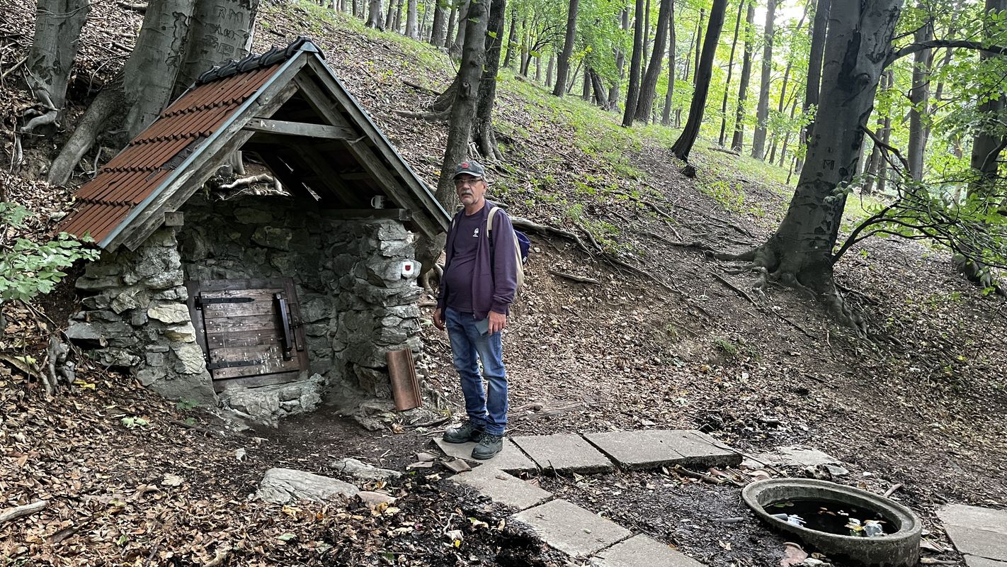 48.505, 17.318 až 48.506, 17.316