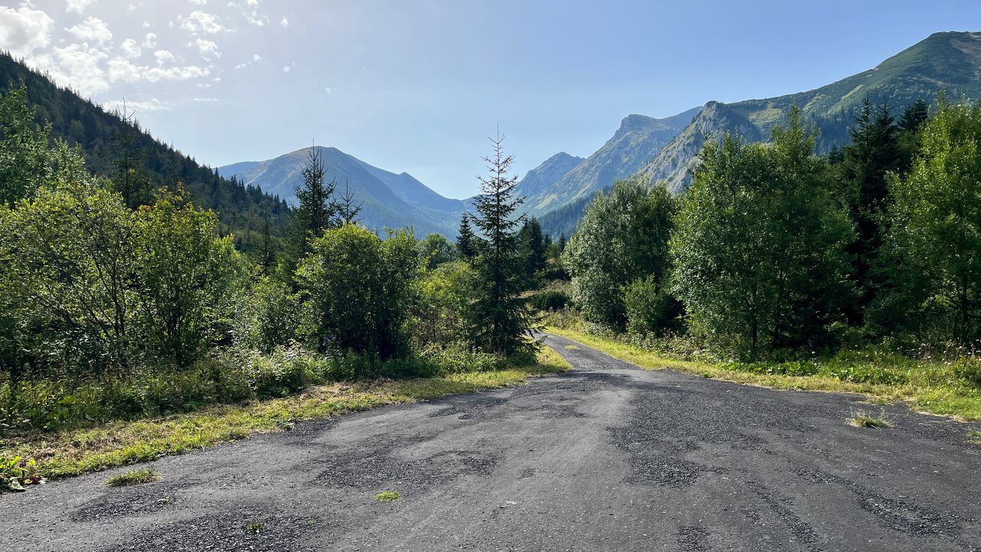 49.222, 19.962 až 49.144, 19.903