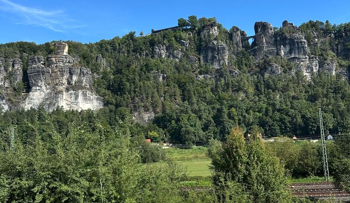 Foto 1 del percorso Bikemap "Krippen Hotel Erbgericht und zurück" Foto 1 del percorso Bikemap "Krippen Hotel Erbgericht und zurück"