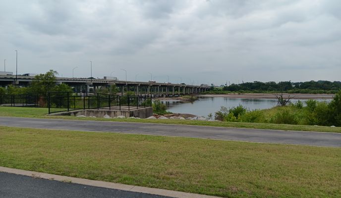 Photo 2 de l’itinéraire Bikemap « Riverside Drive to Riverside Parkway »