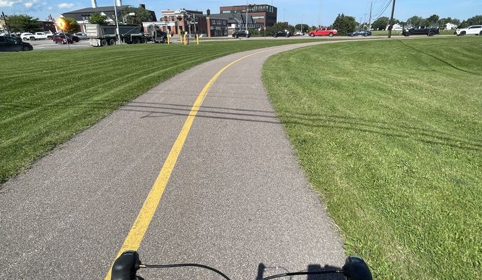 Foto 1 de la ruta de Bikemap "Boul René-Lévesque, Saguenay à Boul Mellon, Saguenay"