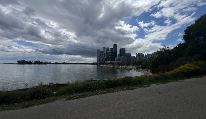 Foto 2 de la ruta de Bikemap "St Johns Pl, Toronto to Sunnyside Ave, Toronto"