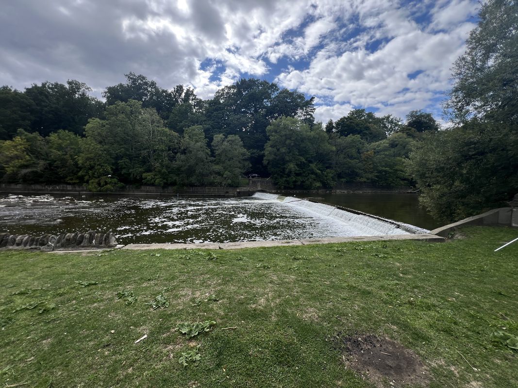 St Johns Pl, Toronto to Sunnyside Ave, Toronto