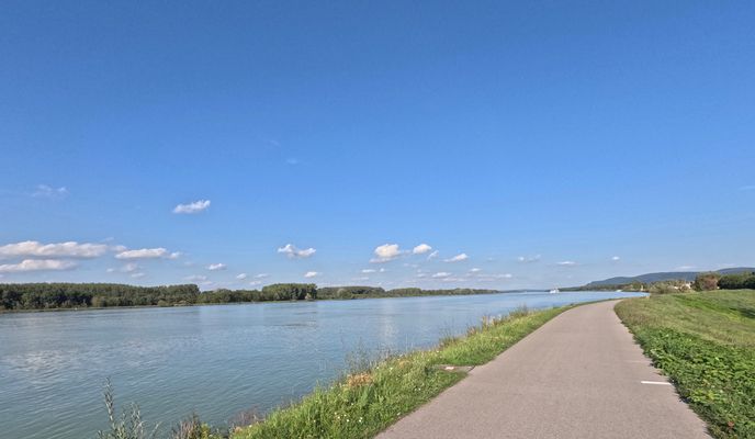 Photo 1 of the Bikemap route "Hauptplatz Tulln – Serpentinen von Königstetten Runde von Mauerbach. 🚴‍♂️🚴"