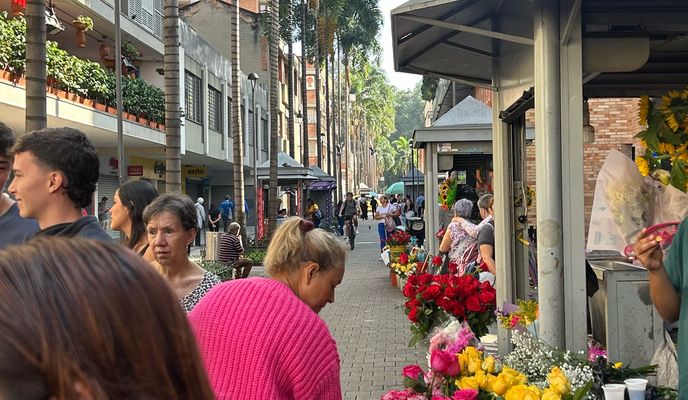 Foto 1 der Bikemap-Route "Carrera 51, Medellín a Calle 47, Medellín" Foto 1 der Bikemap-Route "Carrera 51, Medellín a Calle 47, Medellín"