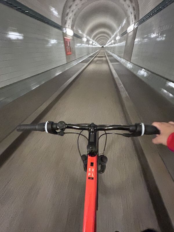 53.524, 10.017 to 53.524, 10.017