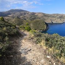 Photo 7 de l’itinéraire Bikemap « 17 Roses Far Lledó Montjoi Cap-Norfeu Canadell Pas-del-Llop Puig-Alt Les-Gates-Oest Fràgam »